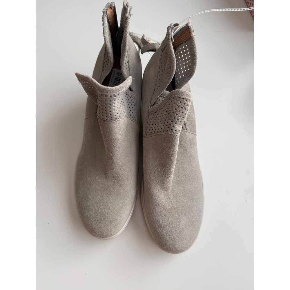 Sofft Womens Light Grey Suede Perforated Wedge Ankle Booties Zip Up‎ size 10 - Picture 4 of 11